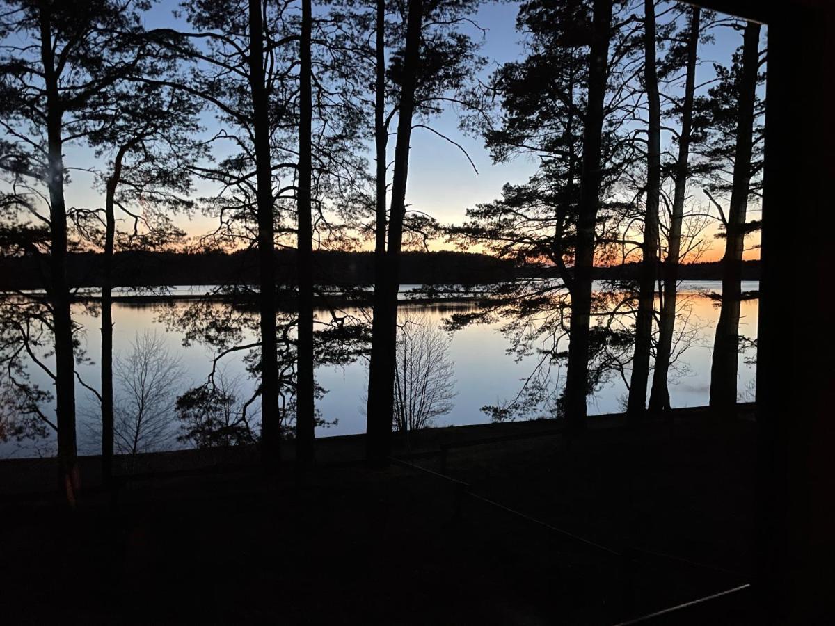 Domki Borsk - Komfortowe Domki Nad Jeziorem Wdzydze Z Przepieknym Widokiem Bagian luar foto